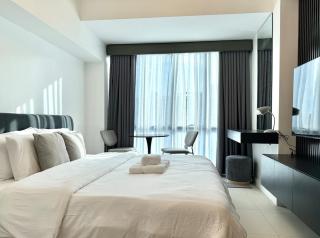 38 Park Studio with King Bed, Pool, Gym & Netflix - 0