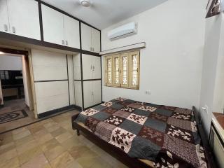 Spacious 3BR Home, Parking, Near Outlets & Shops - 6