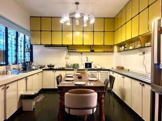 Cozy Family Homestay 2BR with Balcony in Shared Bungalow SS2 PJ - 7