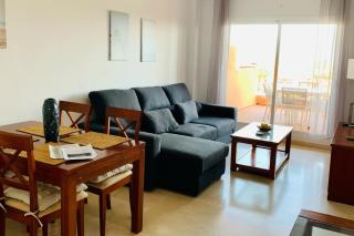 Seaview 2 Bed Apartment Sleeps 4 - Terrace - Pool - 9