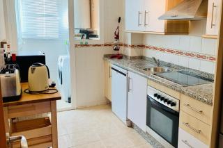 Seaview 2 Bed Apartment Sleeps 4 - Terrace - Pool - 5