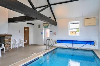 Finest Retreats - Tarkas Holt Log Cabin, Stowford - 7