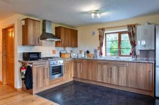 Finest Retreats - Tarkas Holt Log Cabin, Stowford - 3