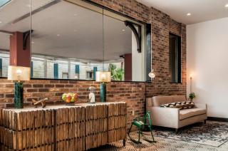 St Charles Coach House, an Ascend Collection Hotel - 1