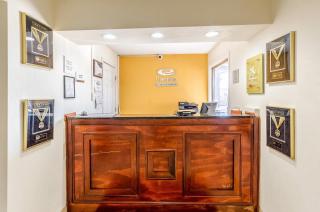 Econo Lodge Glade Springs I-81 - 7