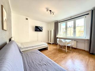 Władysława IV - przy SKM - 9