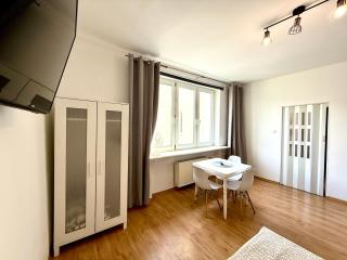 Władysława IV - przy SKM - 4