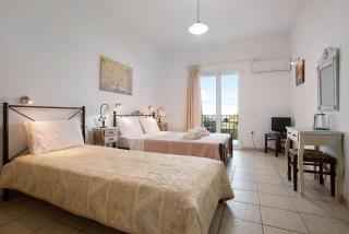 Yiannis Studio 4 - 0