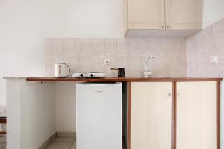 Yiannis Studio 4 - 8