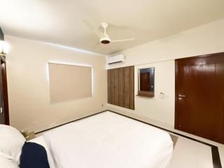 Olive Suites 2 BR Near Atrium Mall Karachi - 6