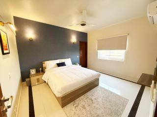 Olive Suites 2 BR Near Atrium Mall Karachi - 5