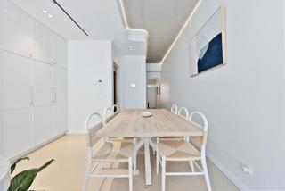 City-View Retreat with Tranquil Rooftop Spa - Sydney - 1