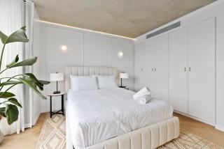 Premium Apartment with Rooftop Spa & City Views - 7