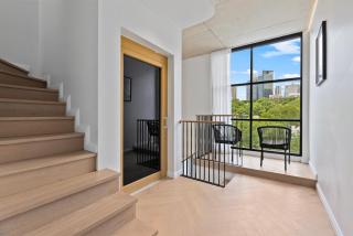 Premium Apartment with Rooftop Spa & City Views - 3