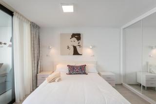 Ocean wave retreat - 2