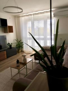 UrbaNIDO Trnava - Modern Apartment near City Center & Station - 7