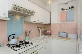 Private and Quiet Art Deco Apartment, Hackney E9 - 4