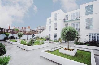 Private and Quiet Art Deco Apartment, Hackney E9 - 2