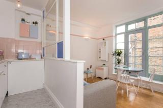 Private and Quiet Art Deco Apartment, Hackney E9 - 1