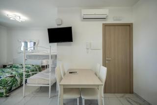 Planet Suite 504 - 1