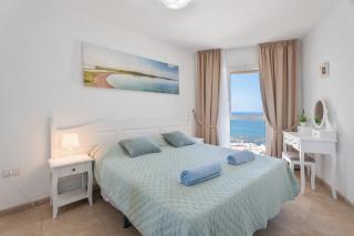 Amazing view over the ocean Y - 8