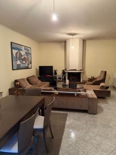 Άνετη Κατοικία για Απόδραση στη Λίμνη Πλαστήρα - 4