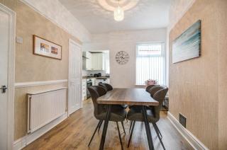 Beach Meets City - Two Bed Stay Near to Liverpool - 9