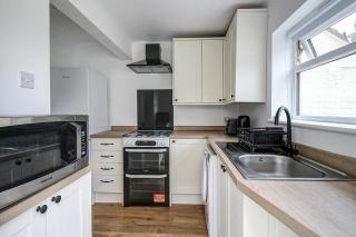 Beach Meets City - Two Bed Stay Near to Liverpool - 8