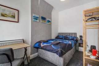 Beach Meets City - Two Bed Stay Near to Liverpool - 2