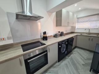 Pearce House-Brand New 3 bed-Sleeps 6-Garden - 6