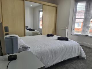 Pearce House-Brand New 3 bed-Sleeps 6-Garden - 4