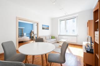 Bright & Spacious Family Apartment - 0