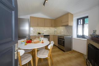 Gala Estate Traditional Mansion - 9