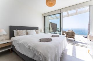 Luxury Penthouse with Rooftop - 2