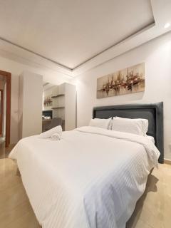 TheMoroccanVibes 2BR Downtown Netflix Fast WIFI Clim - 1