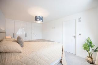 A Superb 5BR House near SZC - 4