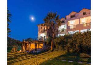 Yiannis Superior Apartment 8 - 8