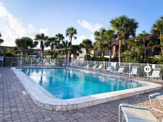 Poolside 2BR – Boca to Manasota in Minutes - 0