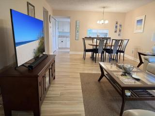 Poolside 2BR – Boca to Manasota in Minutes - 5