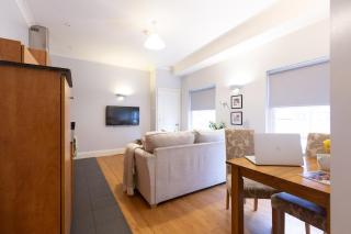 VII 3 Classic One Bed Serviced Apartment - Ipswich - 0