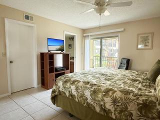 Poolside 2BR – Boca to Manasota in Minutes - 1