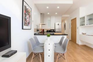 Quiet, bright and central apartment - 6