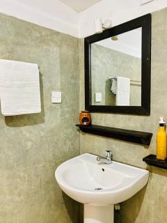 Surfing Lion Villa Hiriketiya - 9