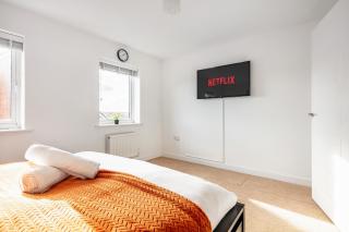 Spacious 5 Bed, Sleeps 10 with Parking, Contractors & Family Haven - 5