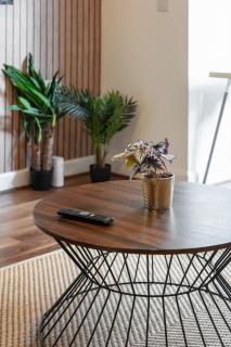 Spacious 5 Bed, Sleeps 10 with Parking, Contractors & Family Haven - 8