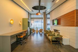 Alluring 2BD - DT - Gym, Pool, Parking - Sleeps 8 - Phoenix - 8