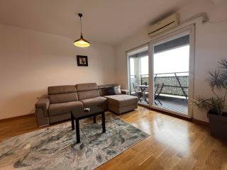 Sunny Panorama Apartment - 4