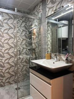 Sunny Panorama Apartment - 3