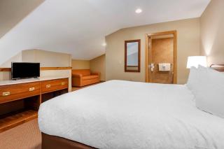 Mountain Edge Suites at Sunapee, an Ascend Collection Hotel - 1