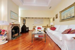 3V Luxury Apartment by Hili - 2